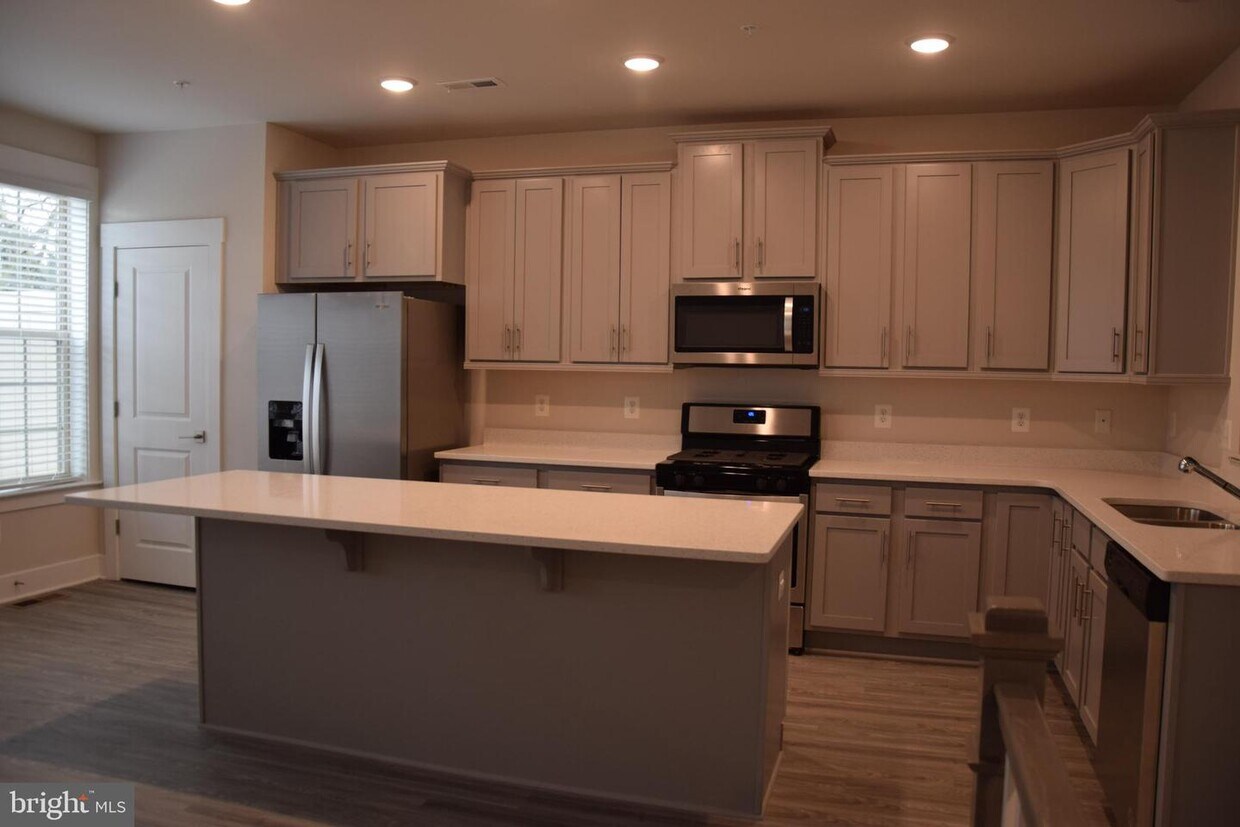 Foto principal - 2915 Osprey Way