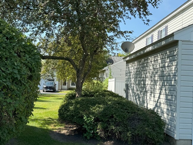 Building Photo - 1372 Normantown Rd