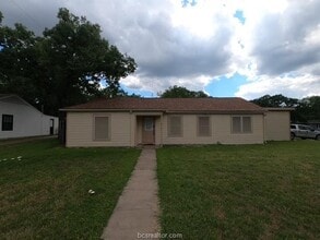 Building Photo - 4200 Culpepper Dr