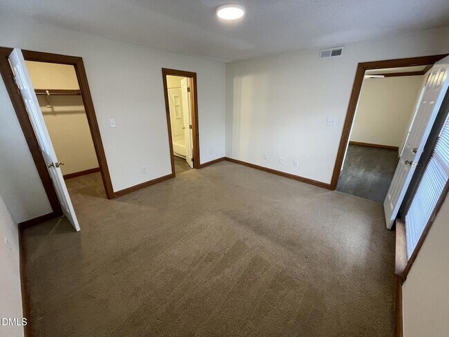 Foto del edificio - 3535 Ivy Commons Dr