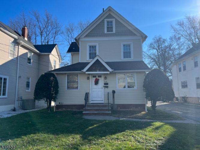 Primary Photo - 439 W Broad St