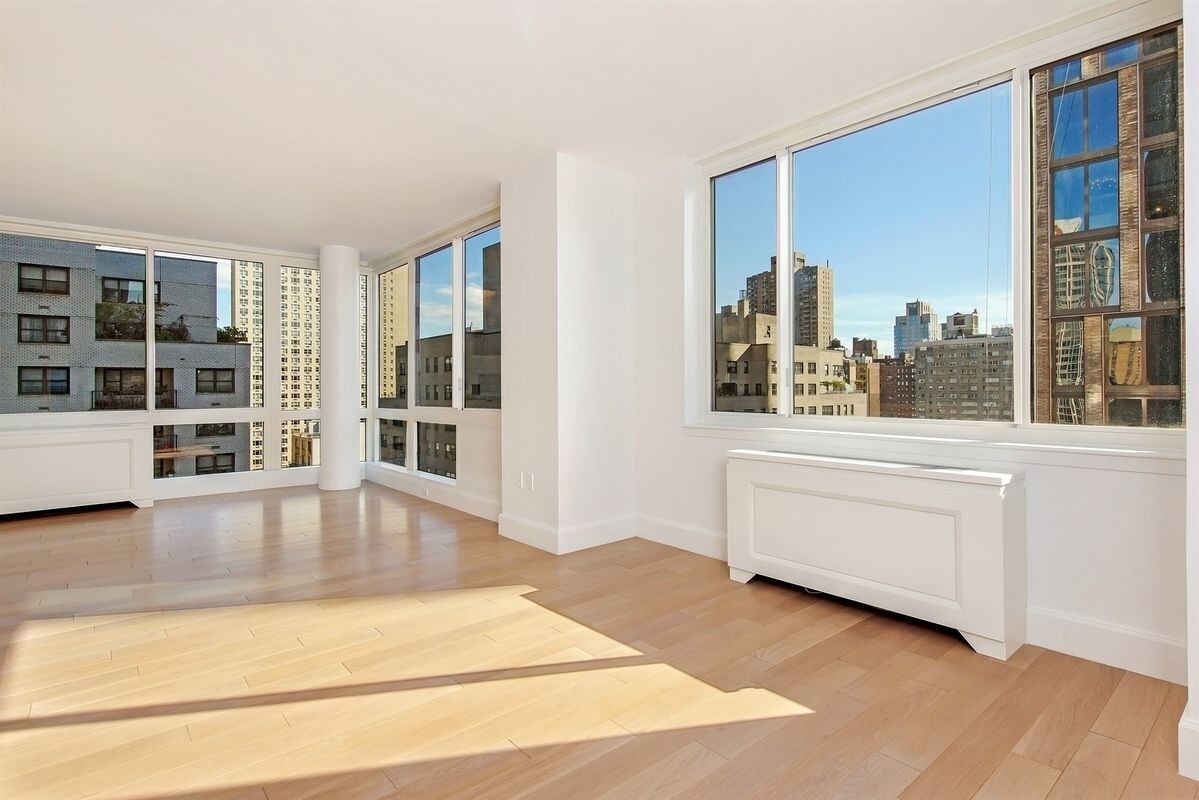 Foto principal - 390 E 89th St