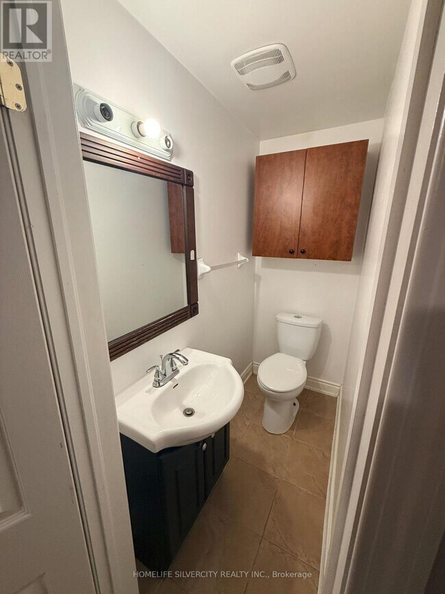 Building Photo - 118 Chloe Crescent