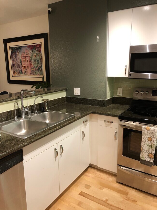 Kitchen - 8400 Oceanview Ter