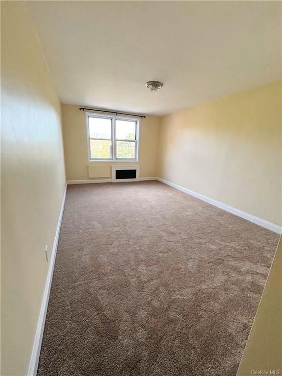 Building Photo - 2 Sadore Ln