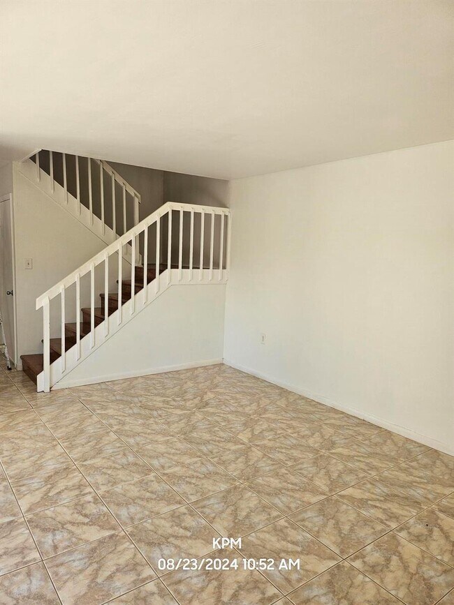 Foto del edificio - 3358 Meridian Way N