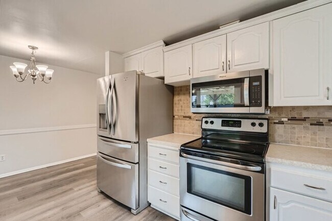 Foto del edificio - 28833 23Rd Avenue S, Federal Way, WA, 98003