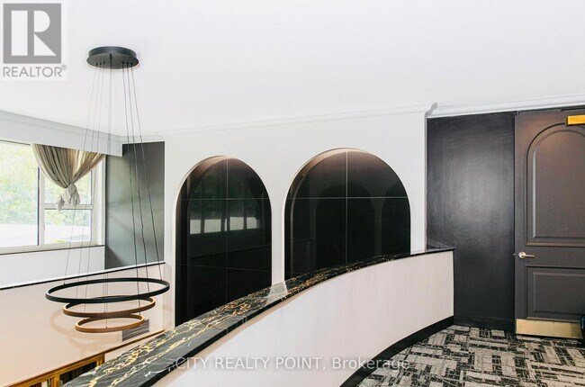 Building Photo - 10 Shallmar Blvd