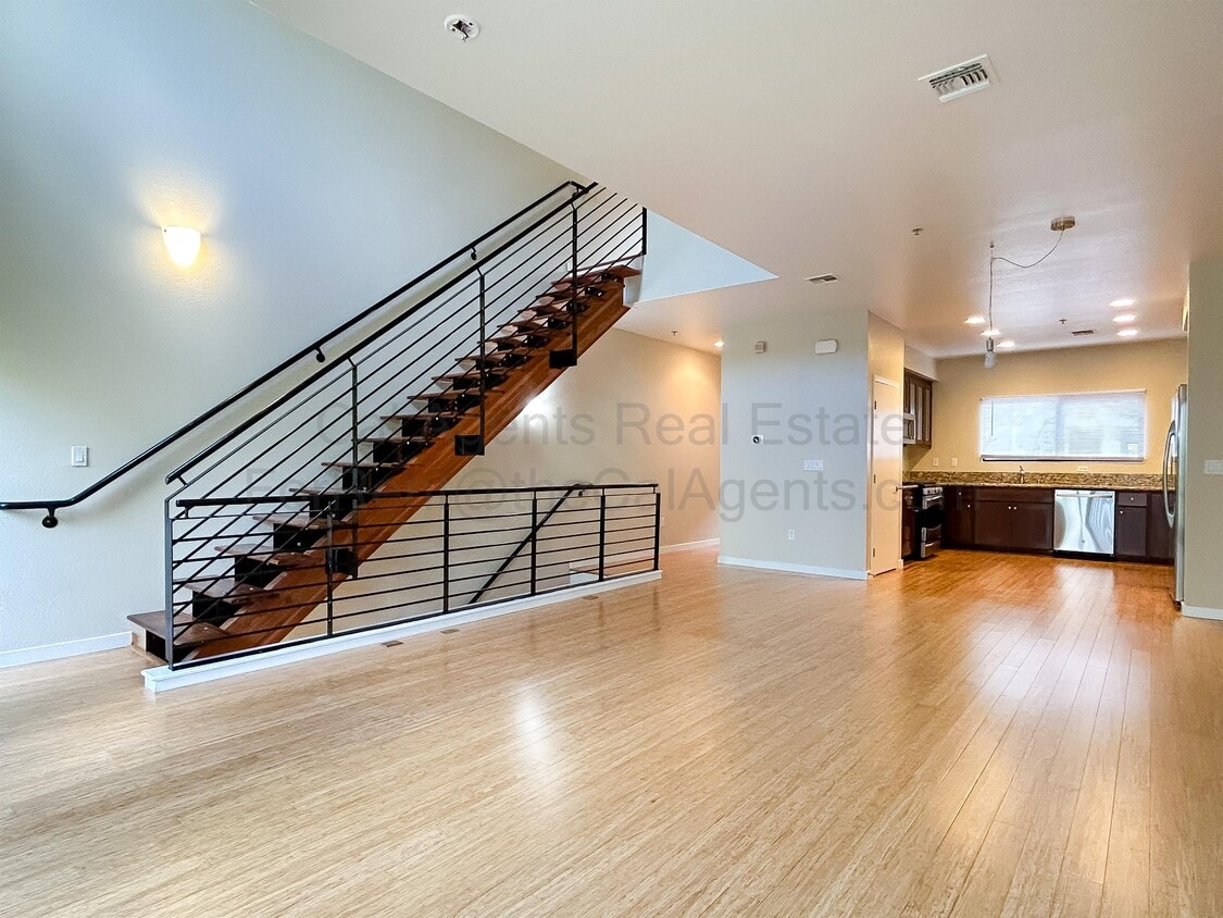 203 Palisade Dr, Oakland, CA 94607 Townhome Rentals in Oakland CA