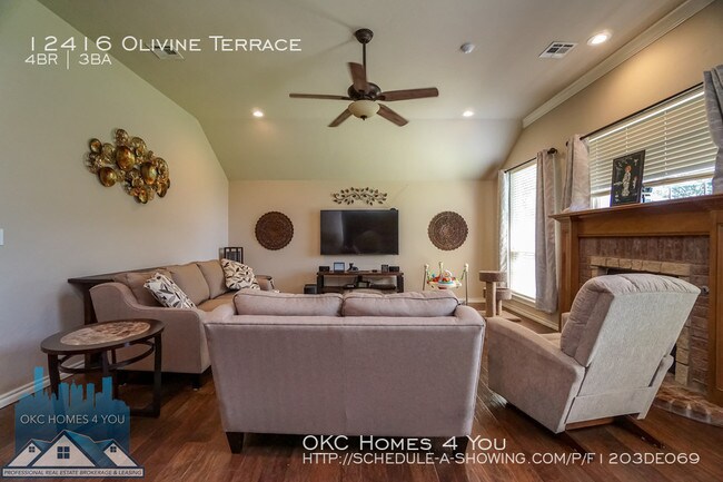Building Photo - 4 bed 3 bath near Earlywine Park & I-44.