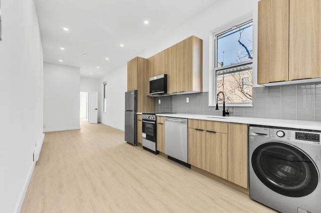 Foto principal - 2 bedroom in BROOKLYN NY 11237