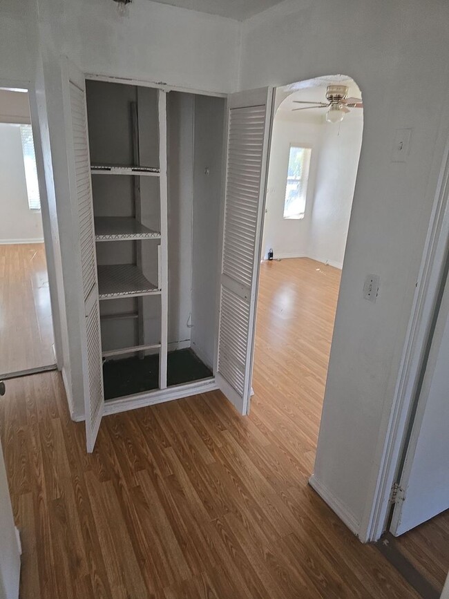 Foto del edificio - 2 bedroom for rent near Kenwood/St. Pete!