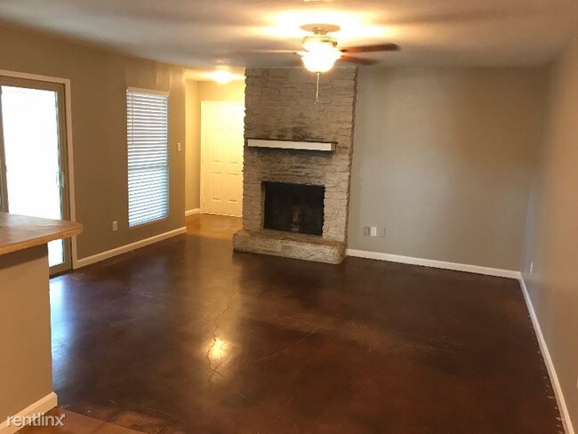 Building Photo - 845 Cripple Creek Dr