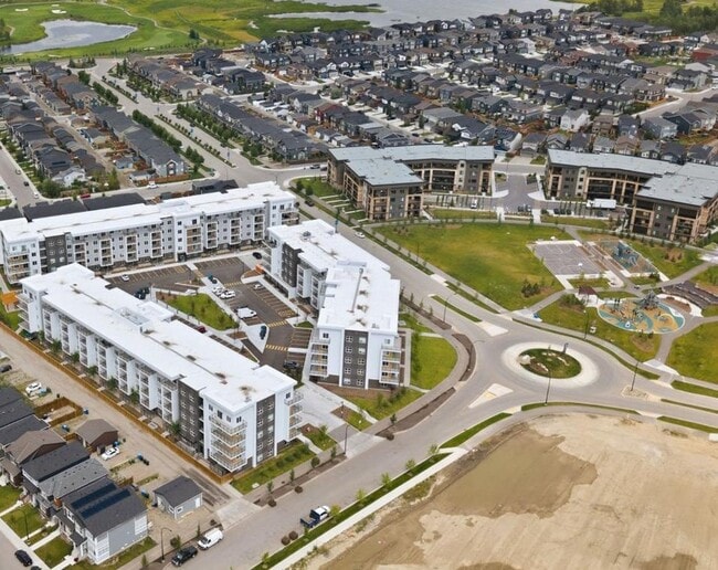 Building Photo - 265 Wolf Willow Blvd SE