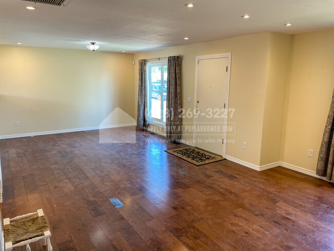 Building Photo - 4465 S Braun Way