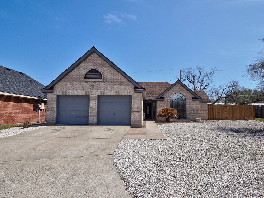 2954 Lakeview East Dr, Ingleside, TX 78362 House Rental in Ingleside