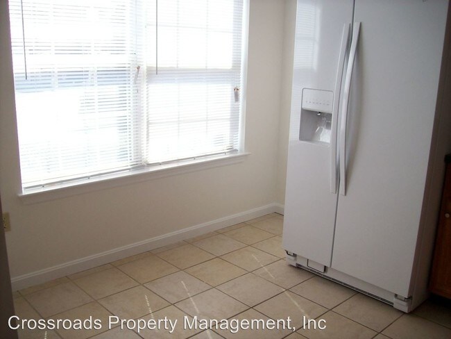 Building Photo - 2 br, 1.5 bath House - 173 Federal Way