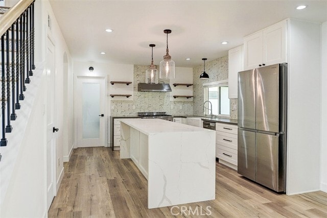 Building Photo - 380 Mira Loma Pl