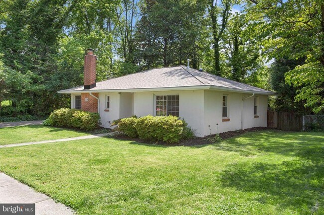 Foto del edificio - 710 N Buchanan St