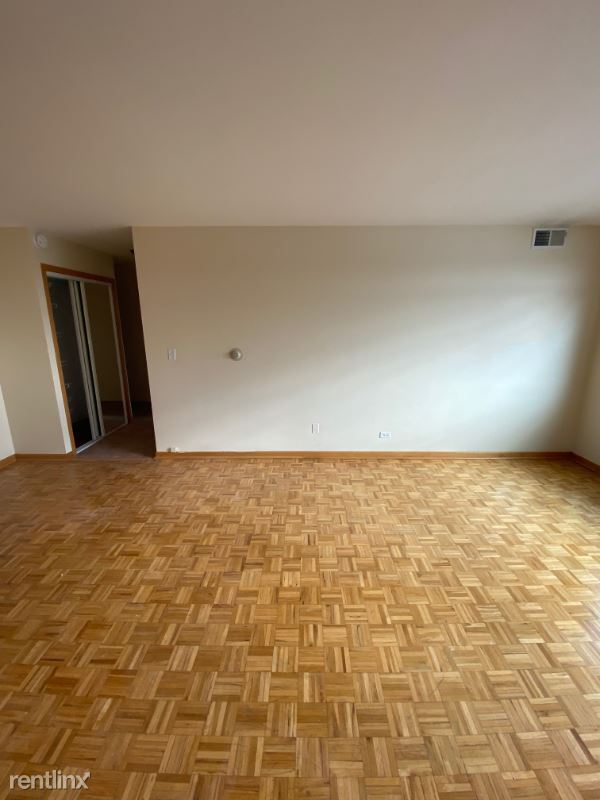 Building Photo - 5915 W Gunnison St
