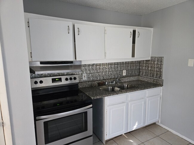 Foto del edificio - Cute and Convenient!