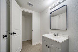 Building Photo - 411 Ave A
