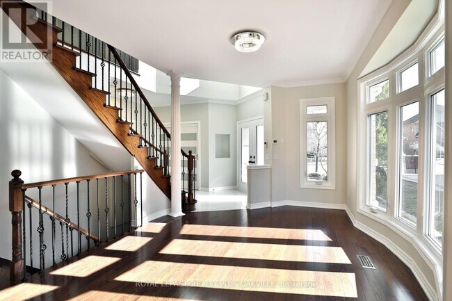 Photo du bâtiment - 1548 Bayshire Dr