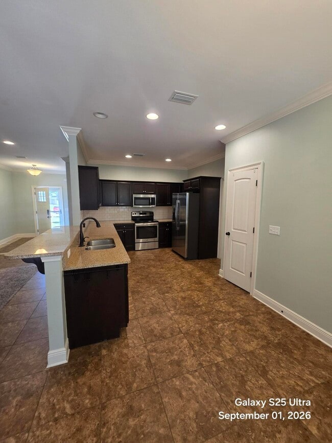 Building Photo - 410 Serene Ct