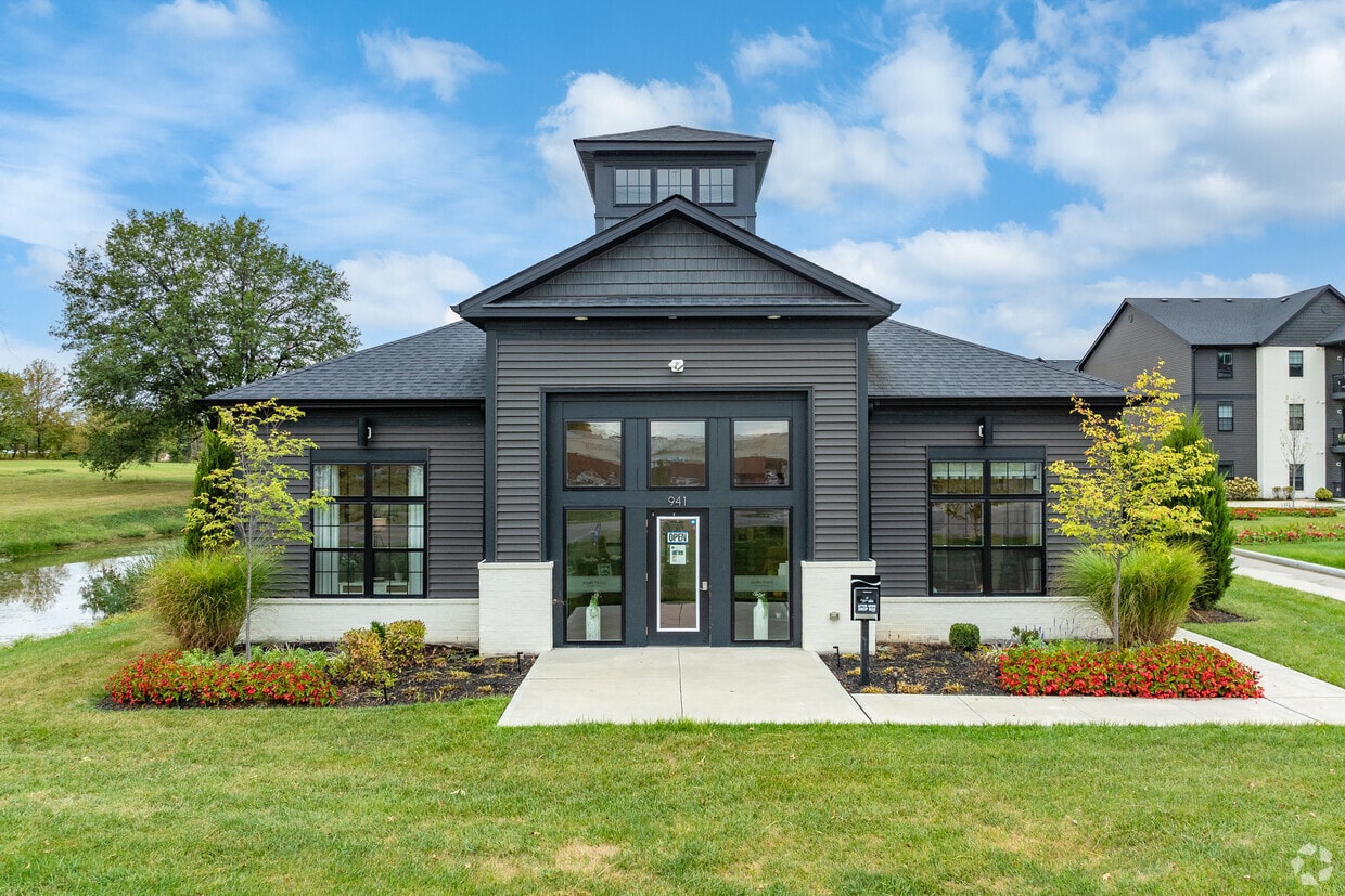 Primary Photo - Adams Pointe