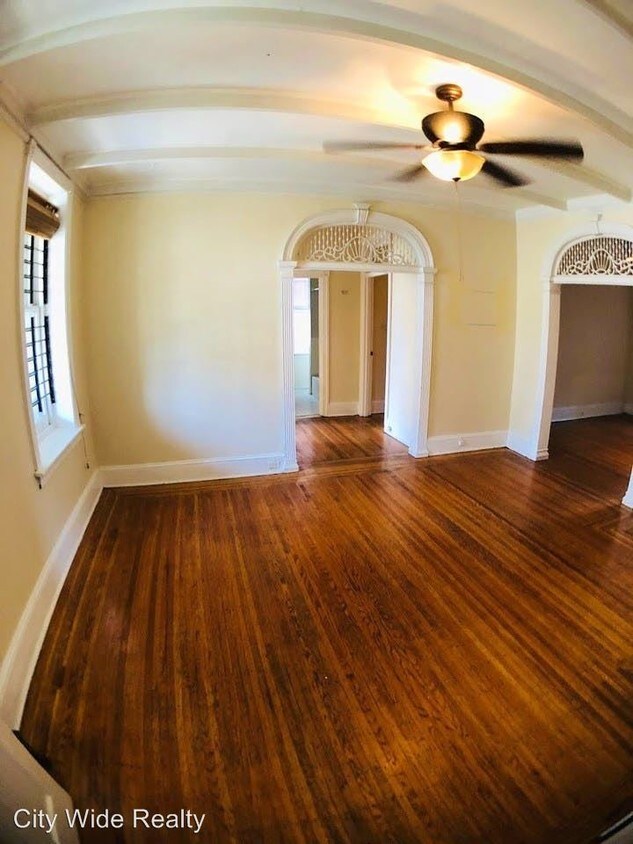 Foto del edificio - 4730 Warrington Ave