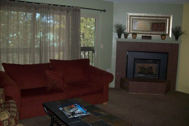 Foto del edificio - Fully Furnished Condo
