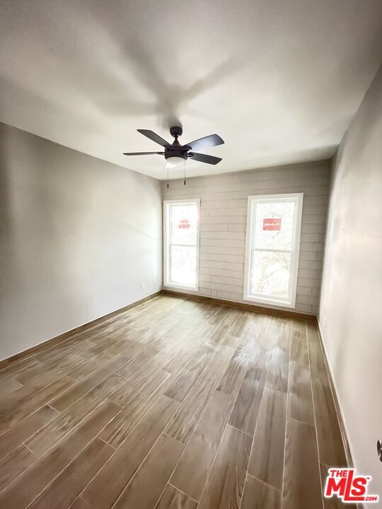 Foto del edificio - 9949 Pinewood Ave