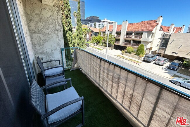 Foto del edificio - 11733 Goshen Ave