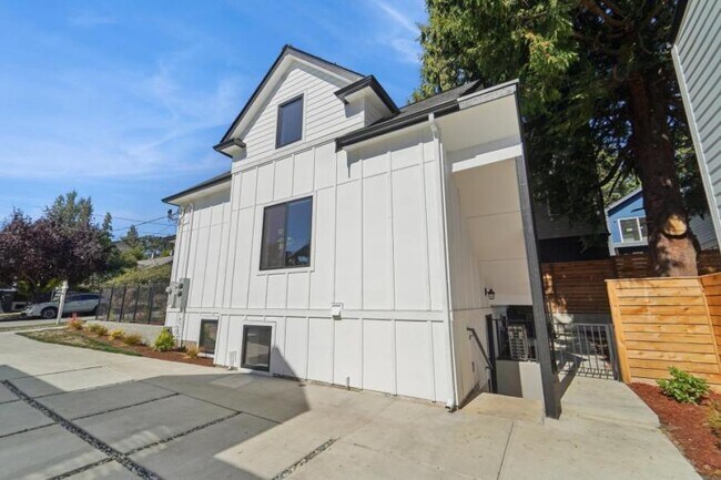 Foto del edificio - 2 bedroom in Seattle WA 98117