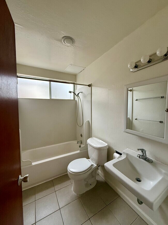 Foto del edificio - 2211 Carleton St