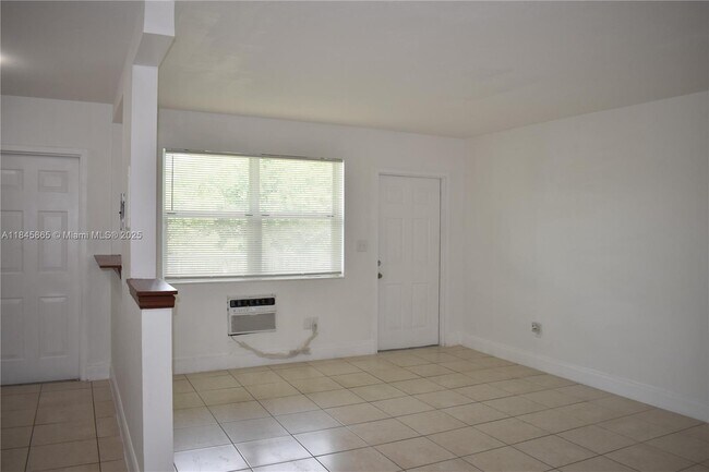 Foto del edificio - 16851 NE 21st Ave