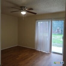Building Photo - 300 N Milam St