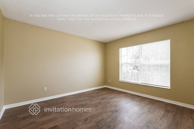 Building Photo - 1450 Lodge Terrace