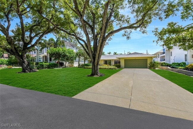 Building Photo - 150 1st Ave N