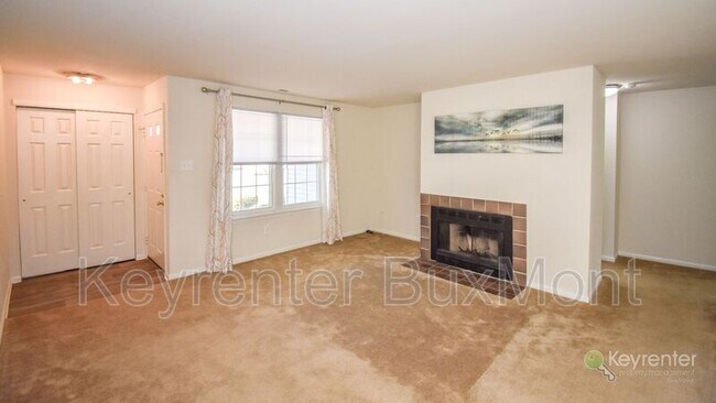 Building Photo - 653A Rose Hollow Dr