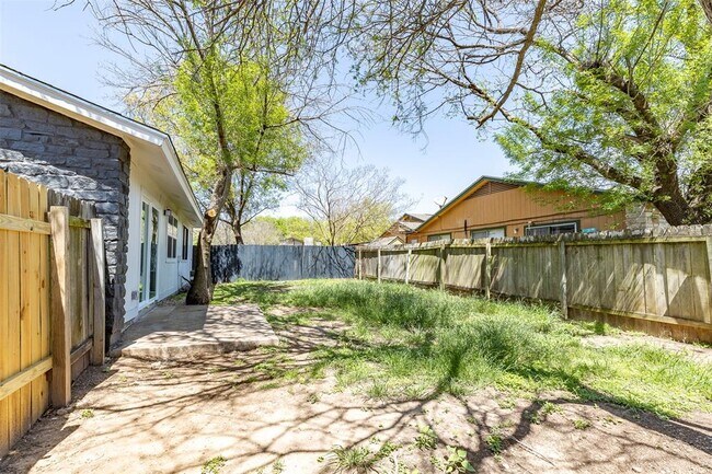 Foto del edificio - 10309 Burmaster Ln