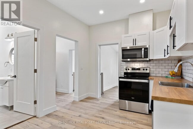 Building Photo - 304 Lincoln Rd