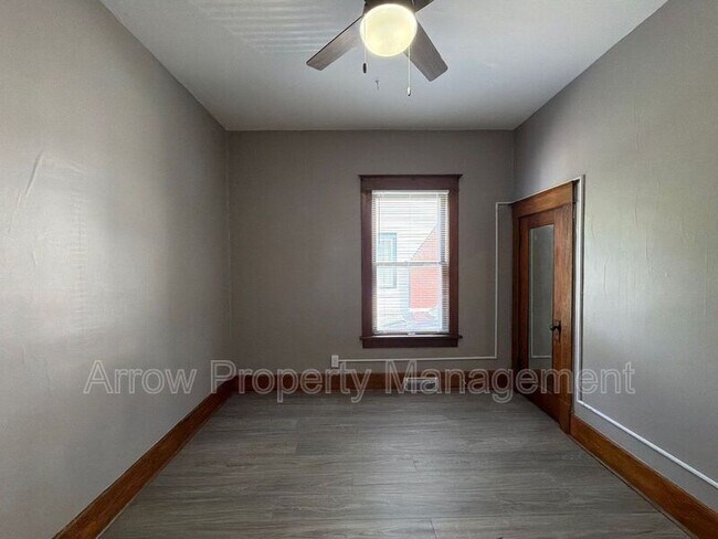 Foto del edificio - 2049 Worthington Ave