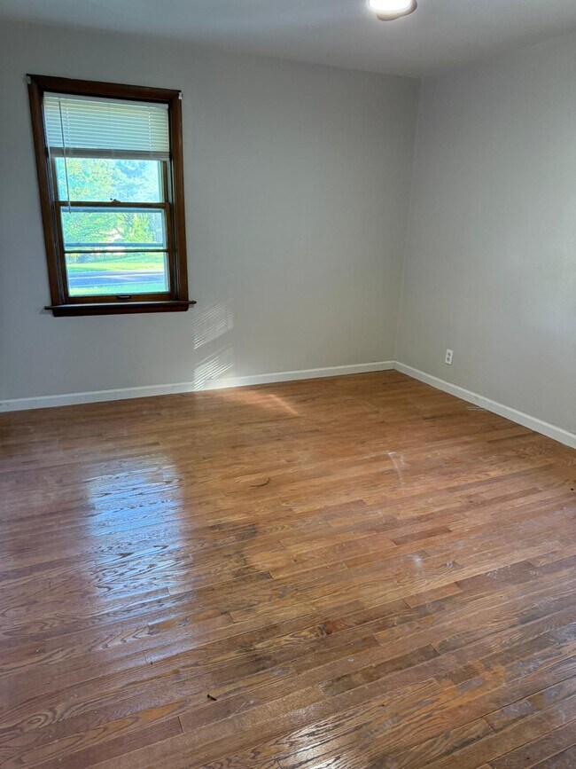 Building Photo - 25 Shepley Dr