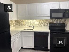 Building Photo - 101 Monmouth St Building Photo - 101 Monmouth St