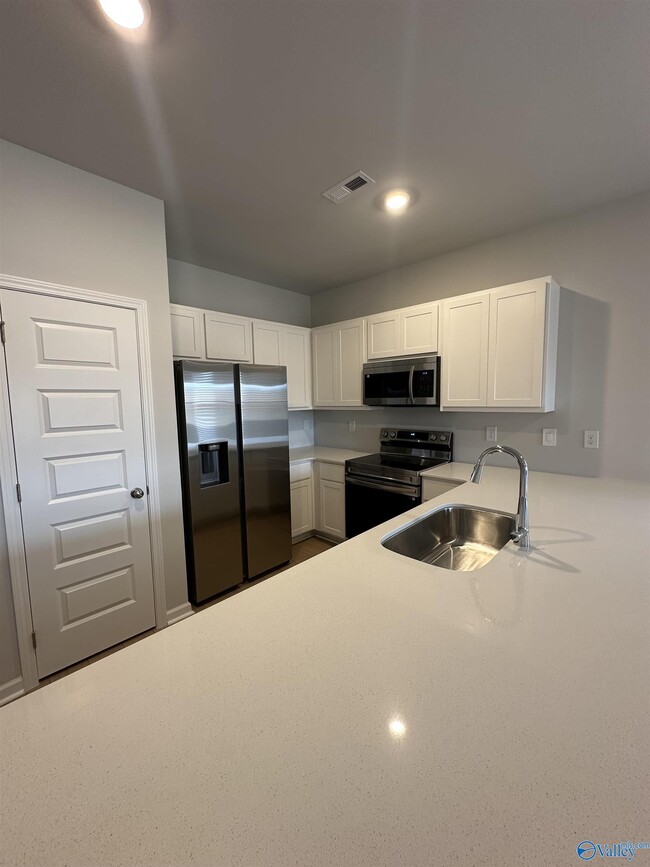 Building Photo - 115 Havner Dr