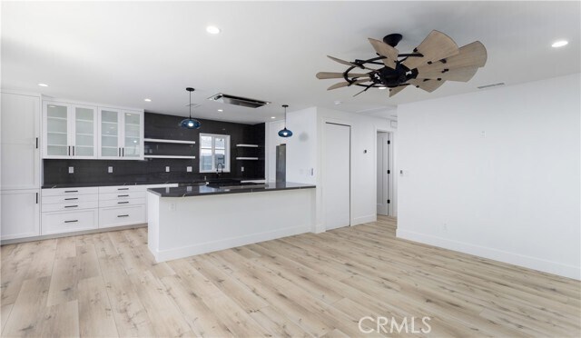 Foto del edificio - 284 Camellia Ln