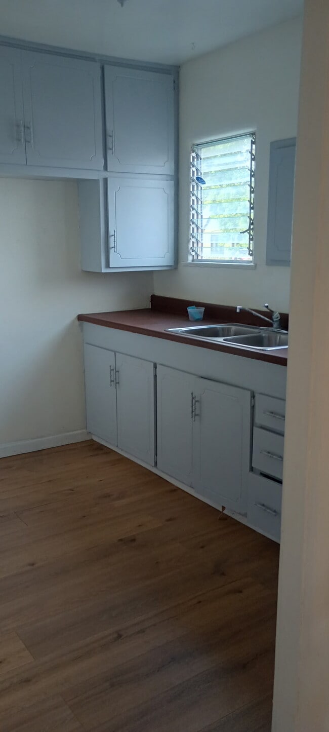 Building Photo - 5859 2nd Ave