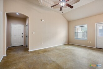 Building Photo - 1050 Carolyn Cove