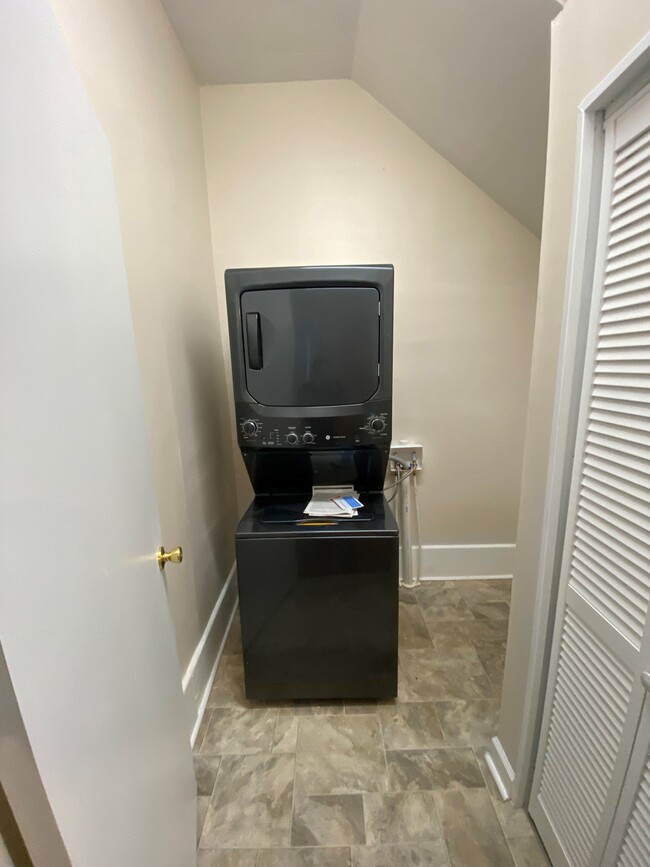 washer / dryer - 2303 Abercorn St